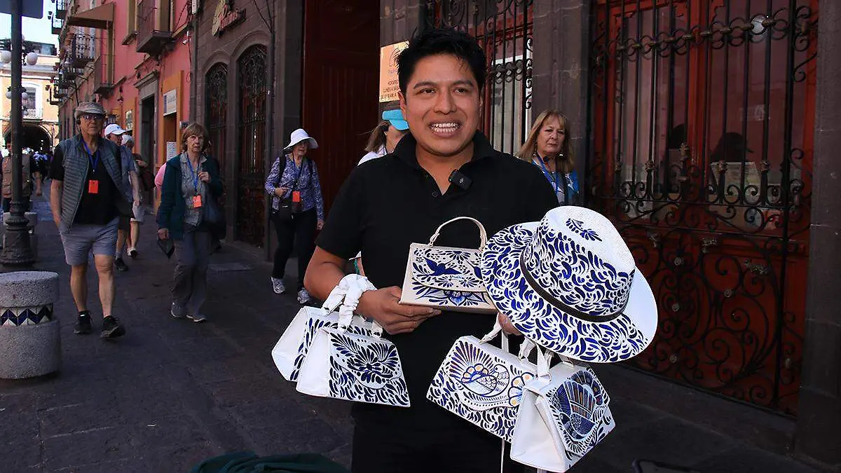 En el corazón del centro histórico de Puebla, un pequeño comercio se destaca por su originalidad